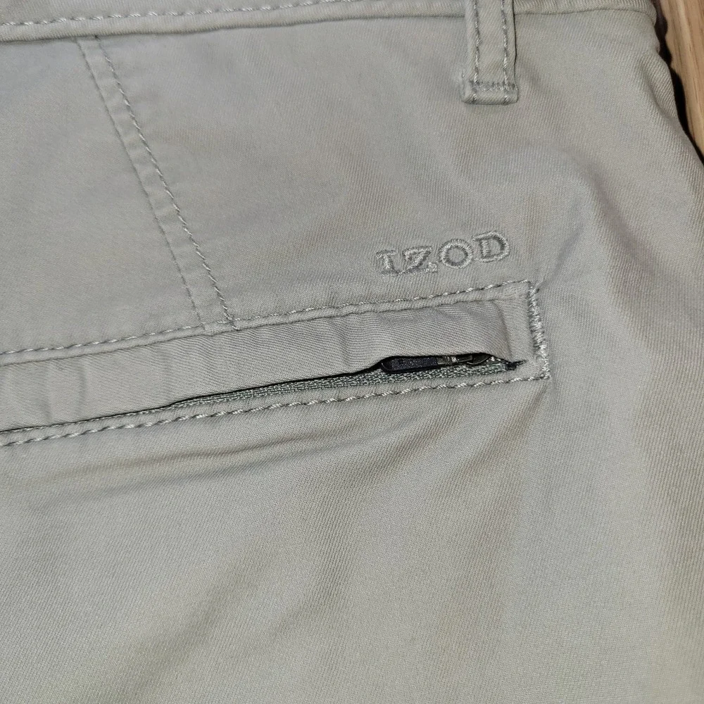 IZOD Advantage Performance Hybrid Shorts Mens 34 Grey Stretch Golf Casual 9.5in